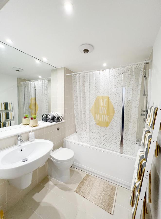Lovely 1 Bedroom Apartment In South East 런던 외부 사진
