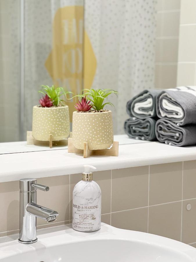 Lovely 1 Bedroom Apartment In South East 런던 외부 사진